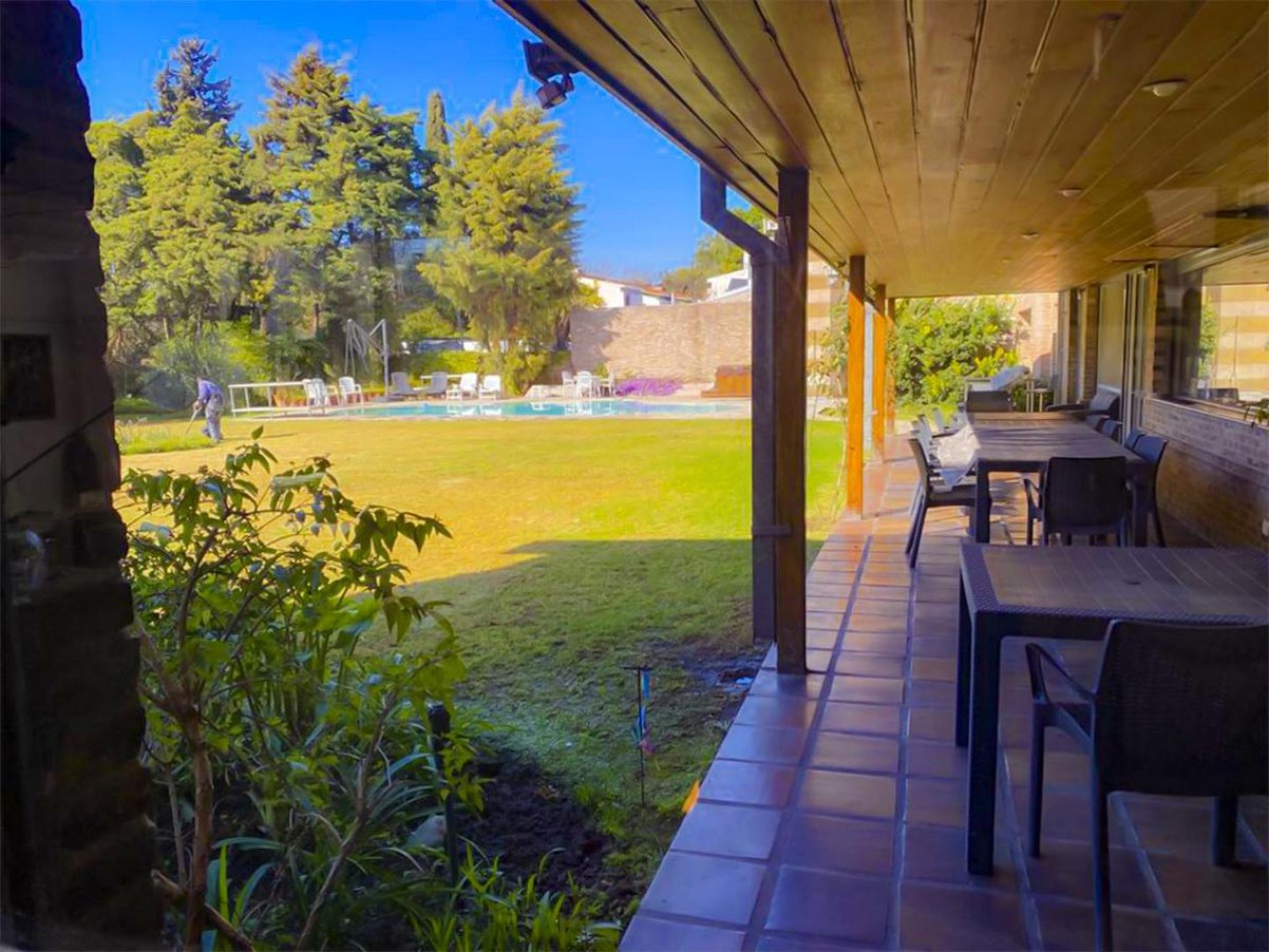 Exclusiva Residencia de 5 dormitorios, 7 baños, con amplio jardin y amenities de lujo