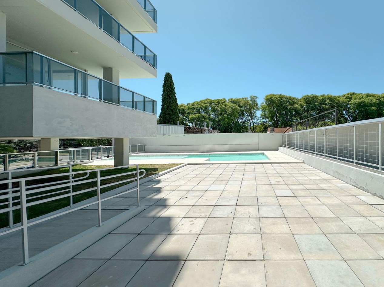 Oportunidad! Departamento un Dormitorio con cochera en el epicentro de Alberdi Bv.Rondeau 1800 Piso 12-03 Cochera Subsuelo 00-16