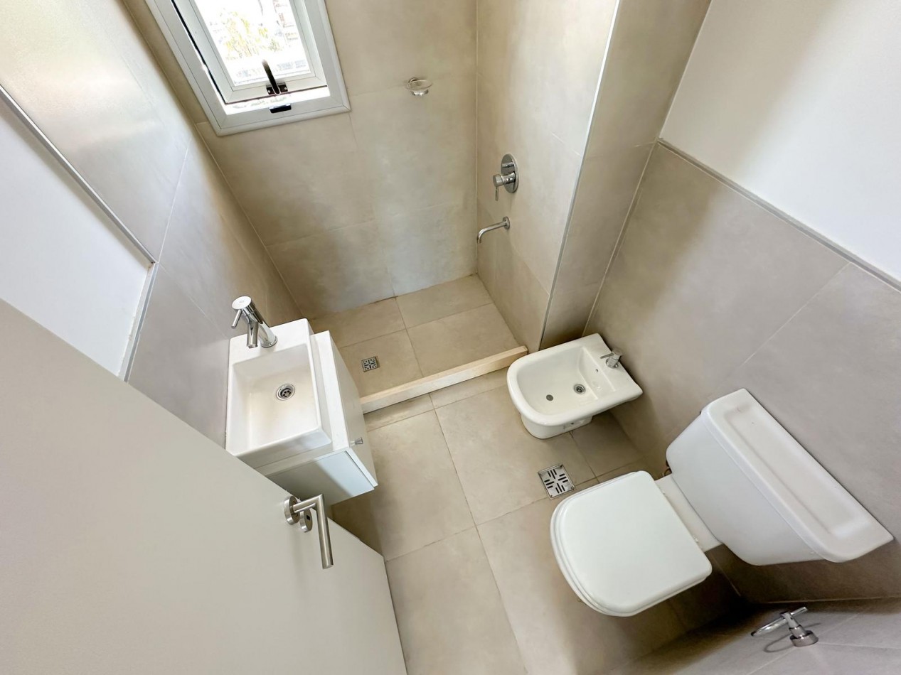 Oportunidad! Departamento un Dormitorio con cochera en el epicentro de Alberdi Bv.Rondeau 1800 Piso 12-03 Cochera Subsuelo 00-16