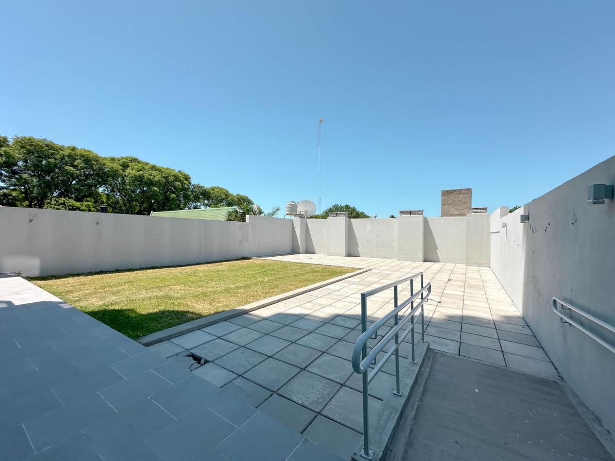 Oportunidad! Departamento un Dormitorio con cochera en el epicentro de Alberdi Bv.Rondeau 1800 Piso 12-03 Cochera Subsuelo 00-16