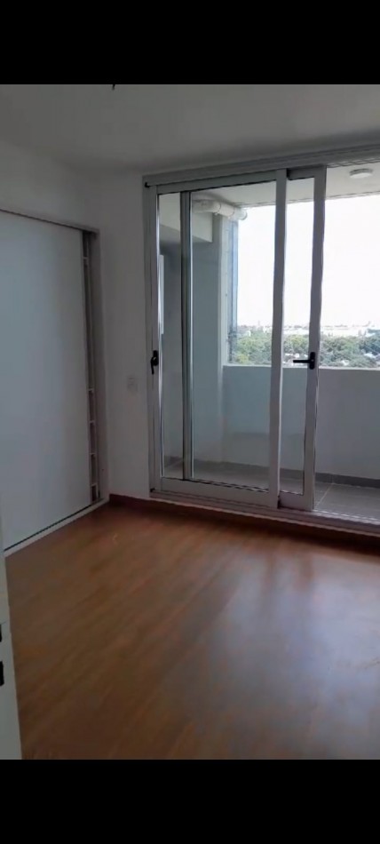 Oportunidad! Departamento un Dormitorio con cochera en el epicentro de Alberdi Bv.Rondeau 1800 Piso 12-03 Cochera Subsuelo 00-16