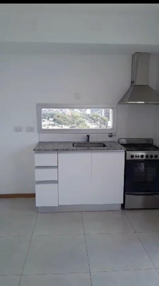 Oportunidad! Departamento un Dormitorio con cochera en el epicentro de Alberdi Bv.Rondeau 1800 Piso 12-03 Cochera Subsuelo 00-16