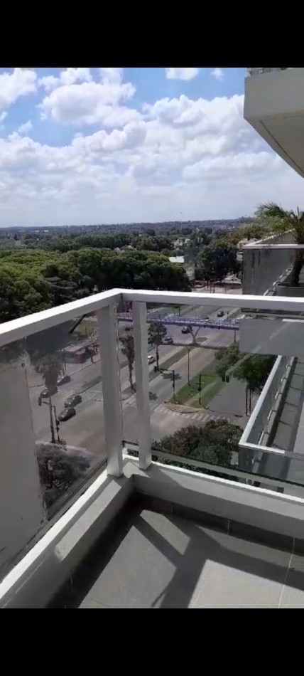 Oportunidad! Departamento un Dormitorio con cochera en el epicentro de Alberdi Bv.Rondeau 1800 Piso 12-03 Cochera Subsuelo 00-16